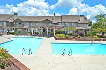Willows of Coventry Apartments Pool